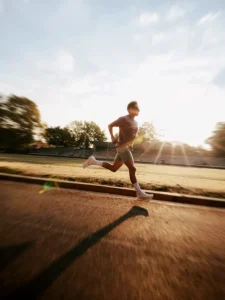 Forget 10,000 Steps: The ‘Zone 2’ Cardio Method is What Doctors Are Doing Themselves in 2025 to Live Longer